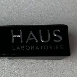 New Haus Laboratories Le Monster Matte Lip Crayon - in Miami Tango